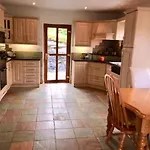 Island Hill House, Beautiful, Modern, 6 Bed * Killybegs