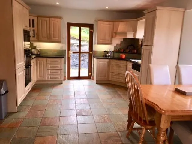 Island Hill House, Beautiful, Modern, 6 Bed * 킬리벡스